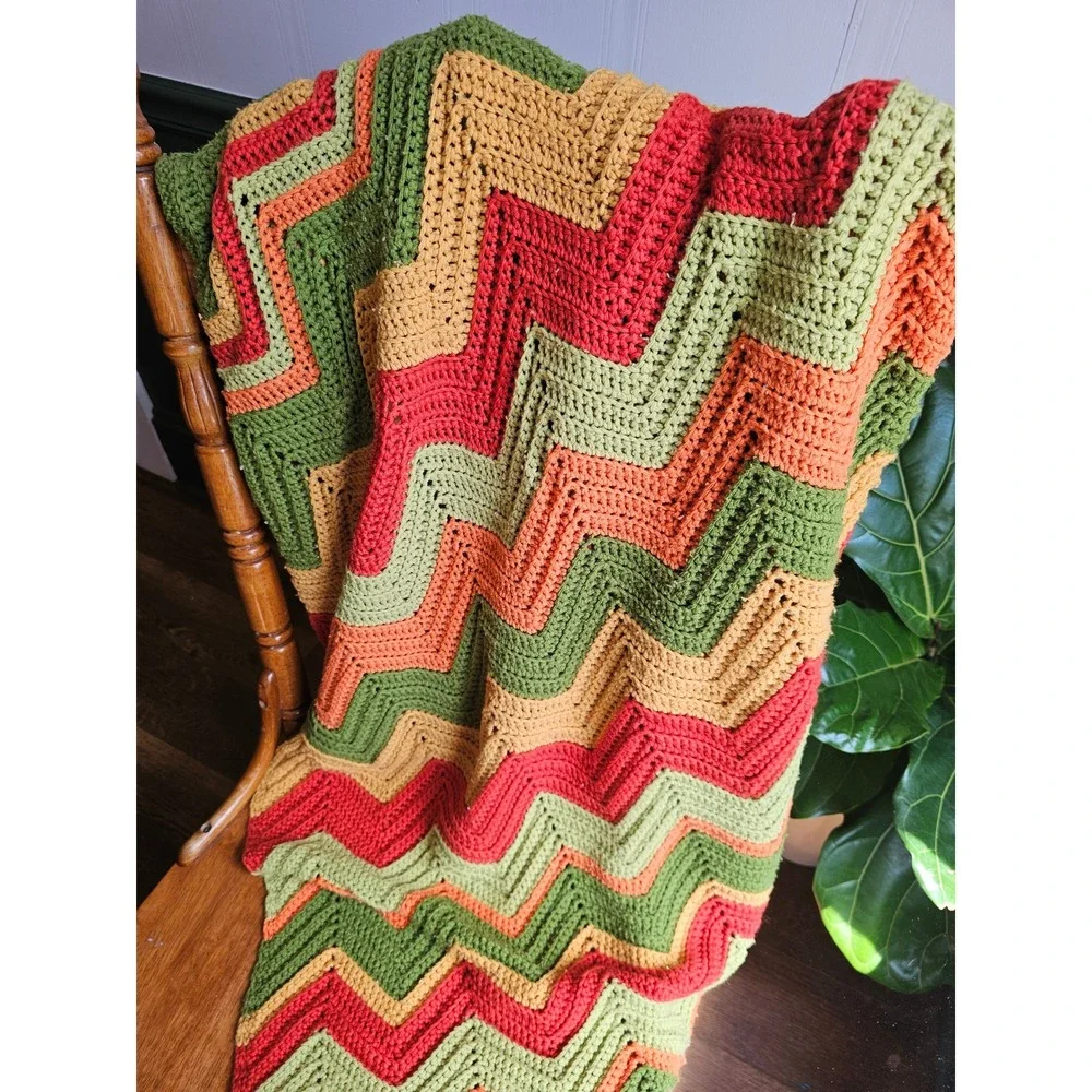 Vintage MCM 1960s 1970s Ripple ZigZag Chevron Afghan Granny Core Blanket Throw - Picture 2 of 7
